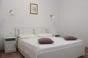 Apartments Mladineo